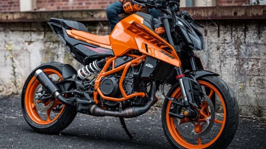 KTM Duke 390 - Top Speed, Price, Specs, On-Road Price