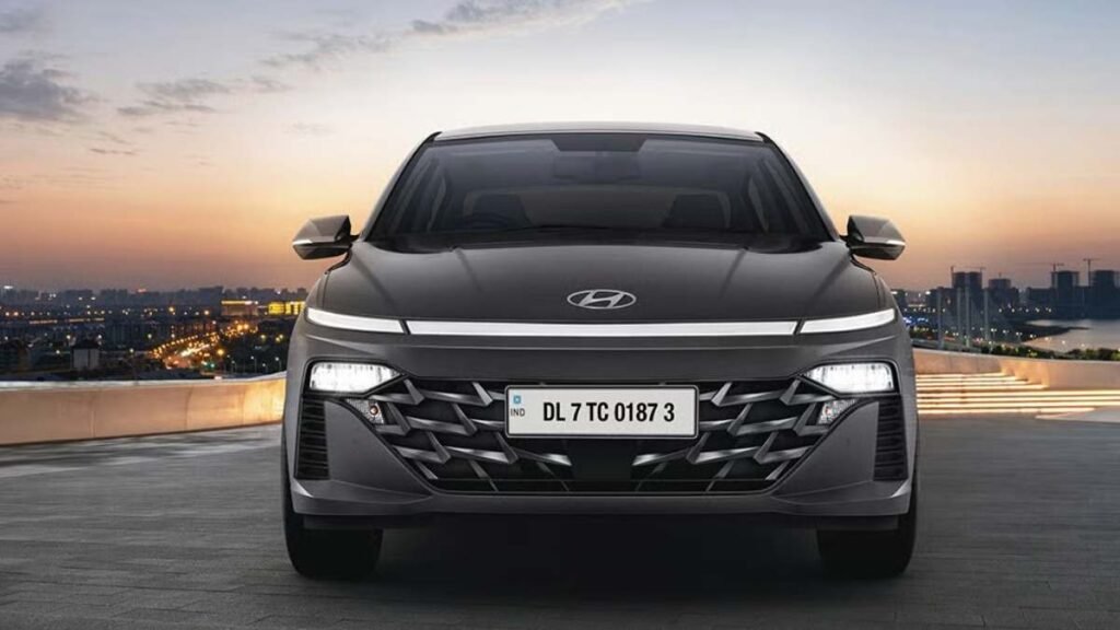 Hyundai Verna On Road Price, Mileage, Features