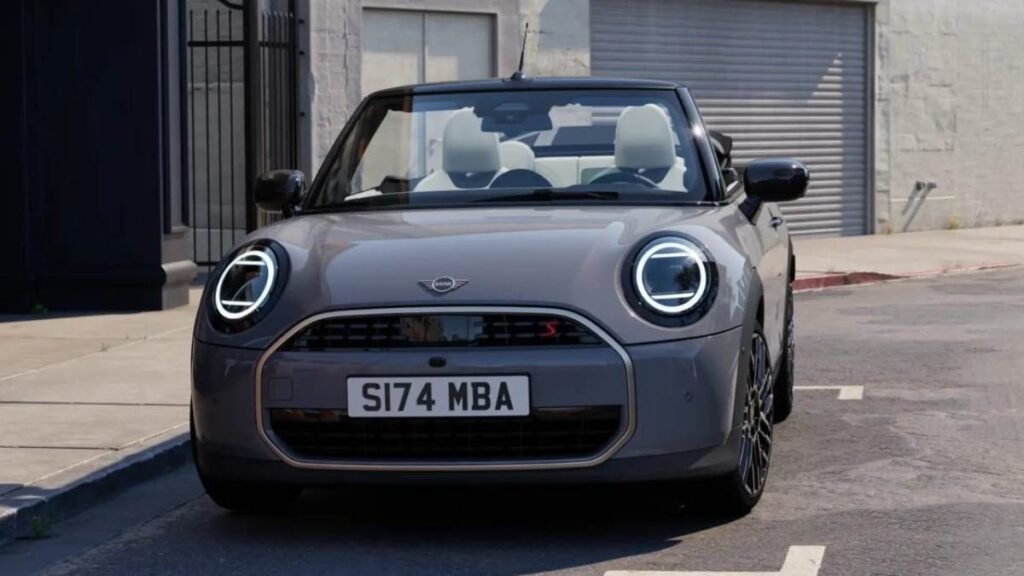Mini Cooper Convertible Price India, Top Speed, Mileage